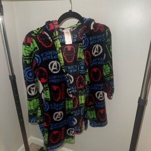 Marvel Avengers Boys Bathrobe Size Medium (8)